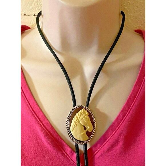 Western Pony White Horse Cameo Rope Pendant Necklace Bolo Lariat Tie Concho Mens - Picture 4 of 10